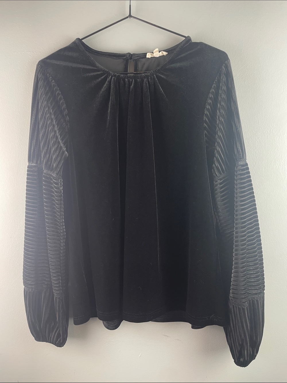 Mystree Black Velvet Long-Sleeve Top Size S